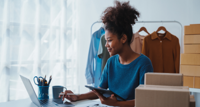 woman using web2print service